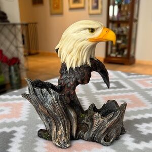 DWK Eagle Sculpture candle holder in Brown and Cream